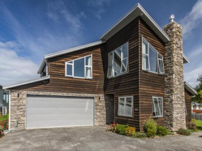 The Timber Manor - Ohakune Holiday Home